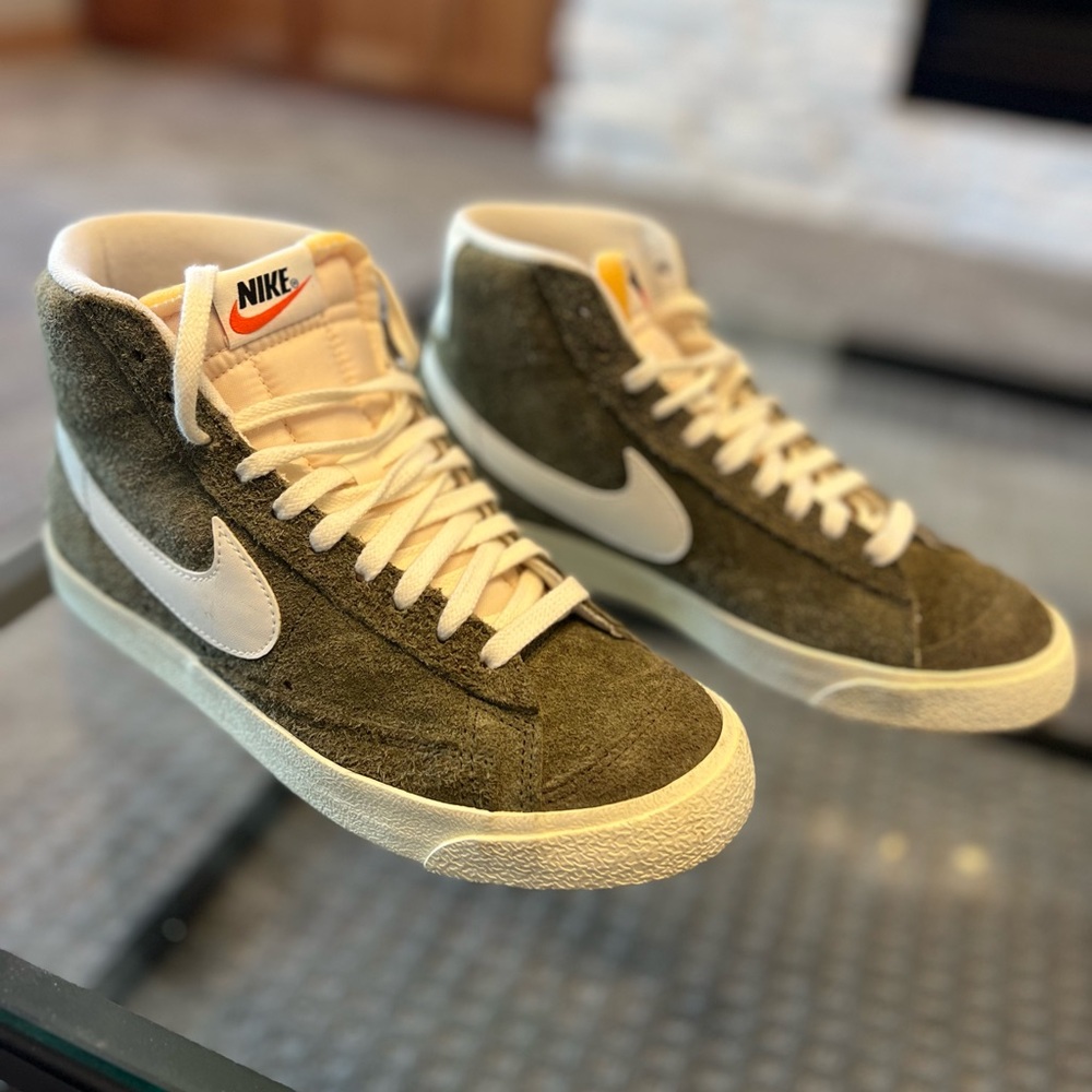 WOMEN'S NIKE BLAZER MID '77 VINTAGE SUEDE CASUAL SHOES